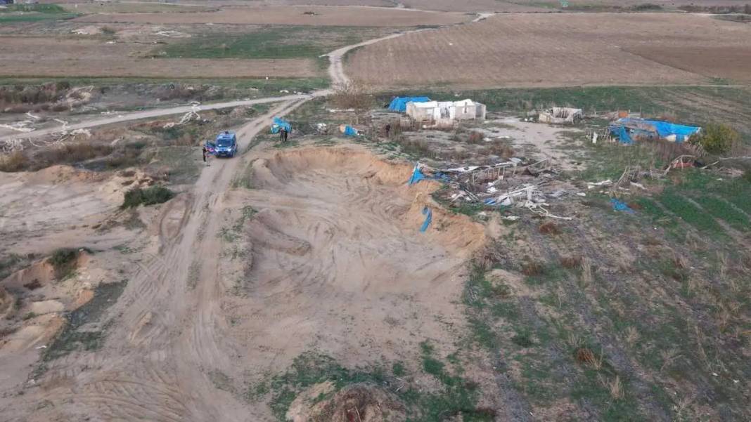 Kum Hırsızlarının Kevgire Çevirdiği Sahil Böyle Görüntülendi! 6